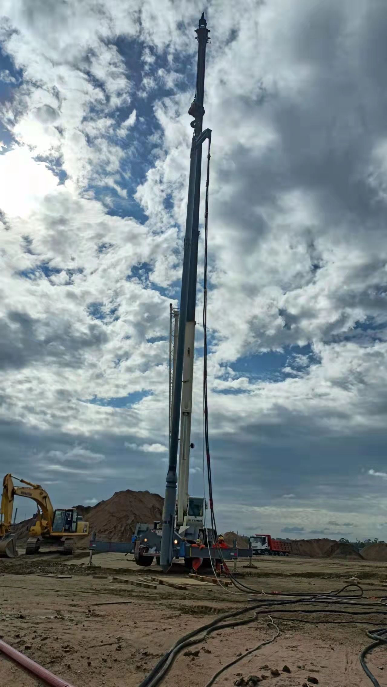 阿联酋阿布扎比阿亚姆至格兰岛路桥工程